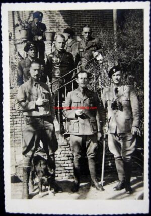 LC/ Foto de "Von Thoma" con su Plana Mayor